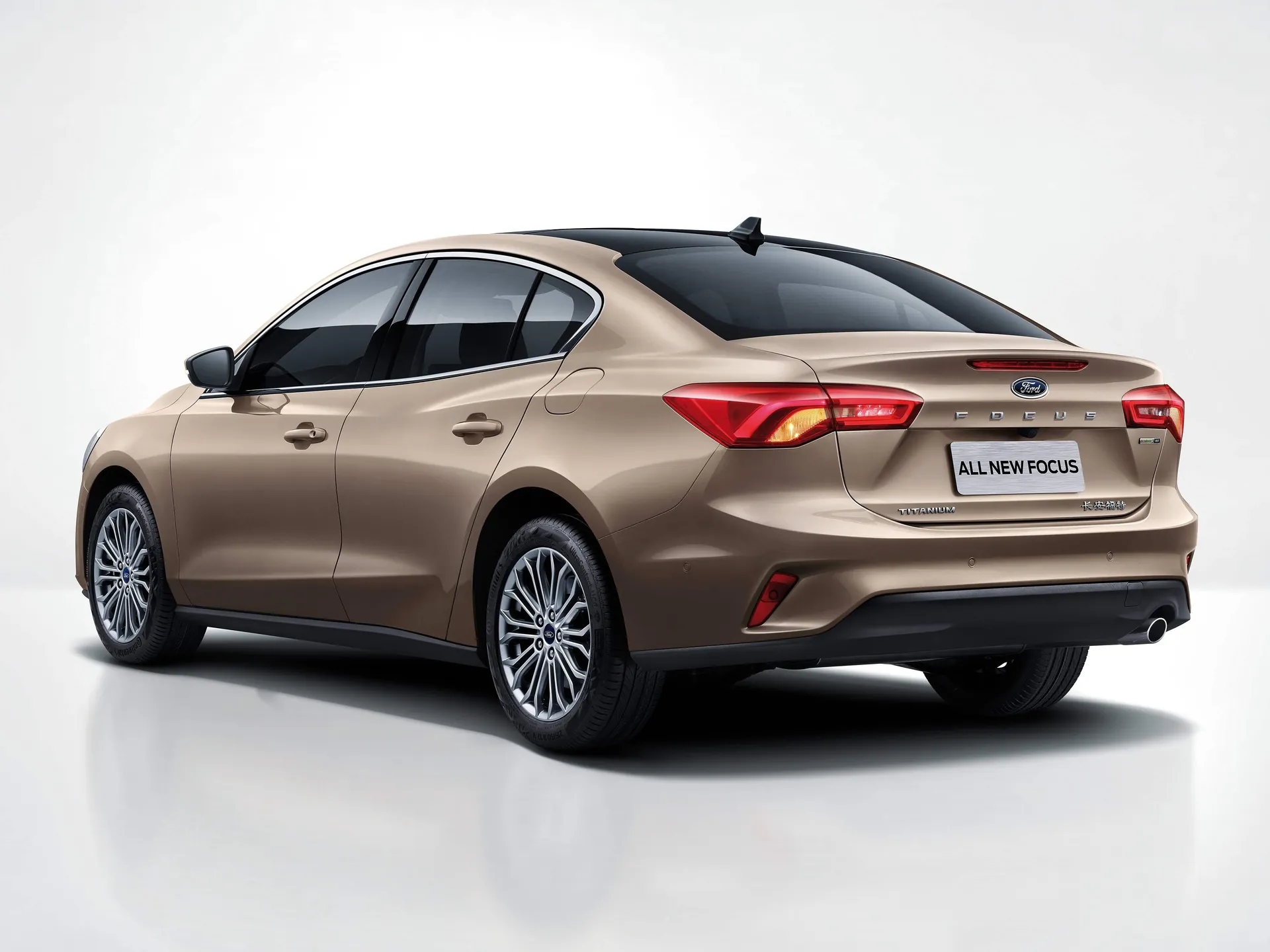 Ford Focus Sedan (2019) - Rear Three-Quarter