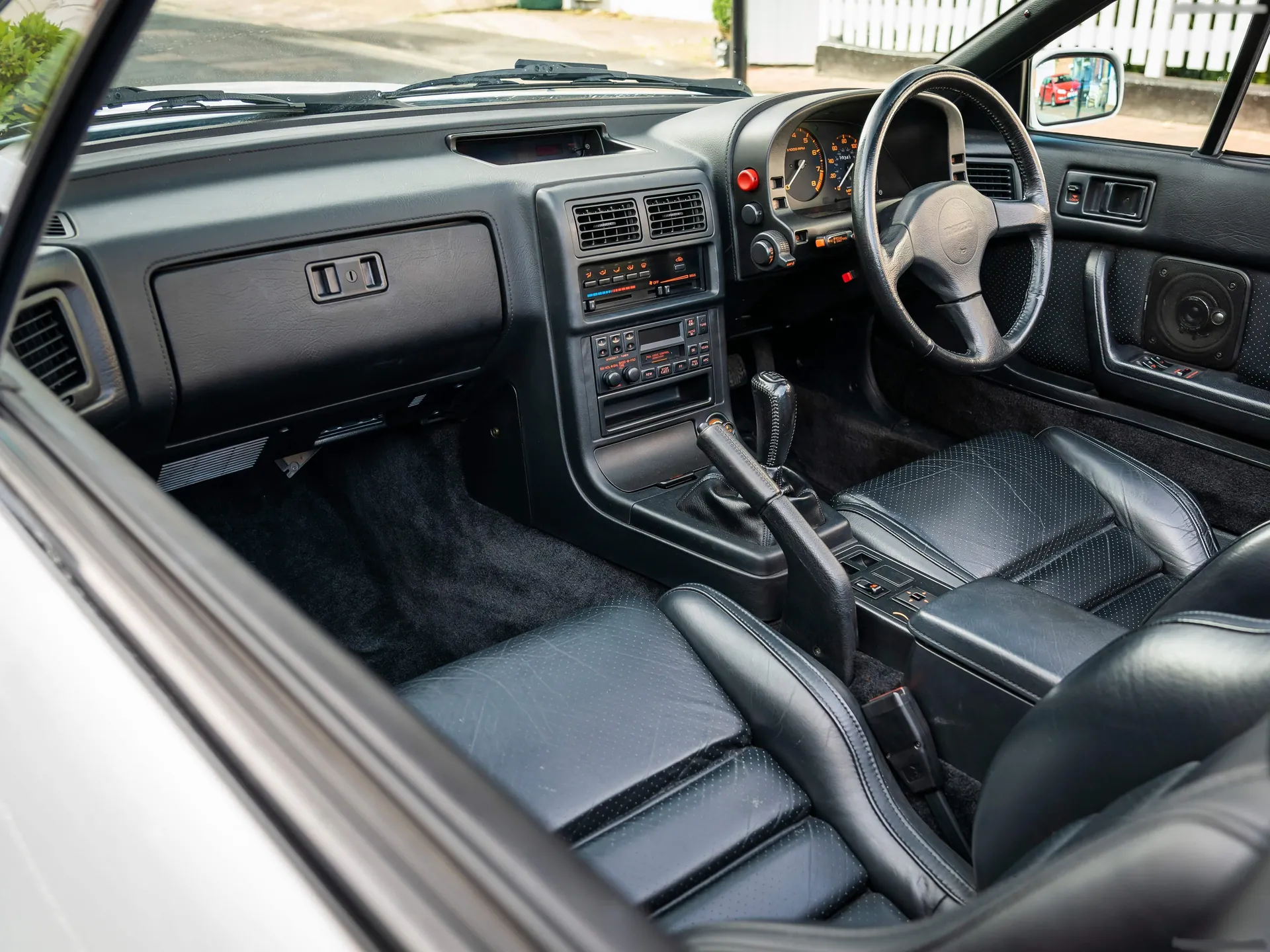 Mazda RX-7 Convertible (1991) – interiér