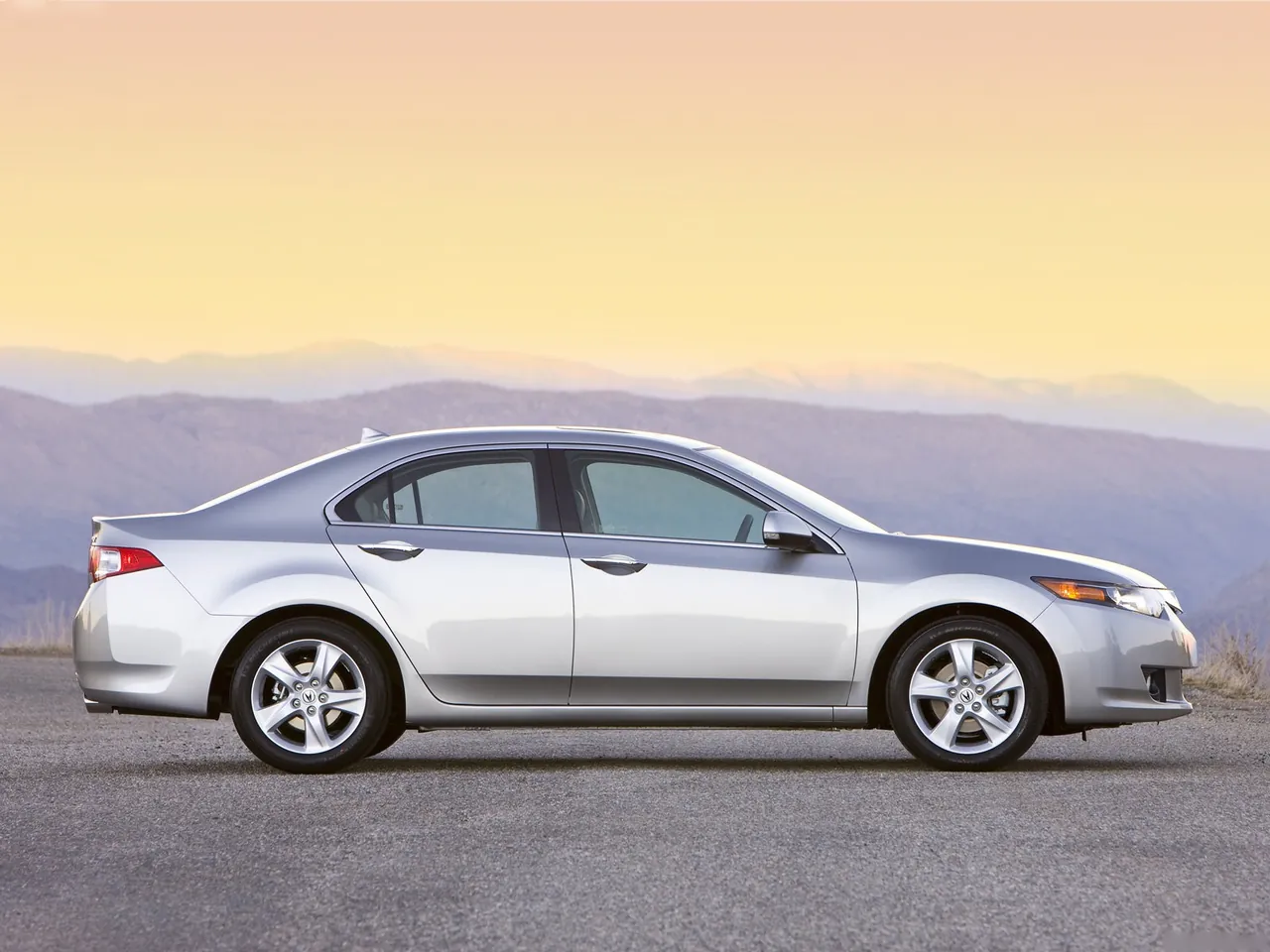 Acura TSX (2009) – boční profil