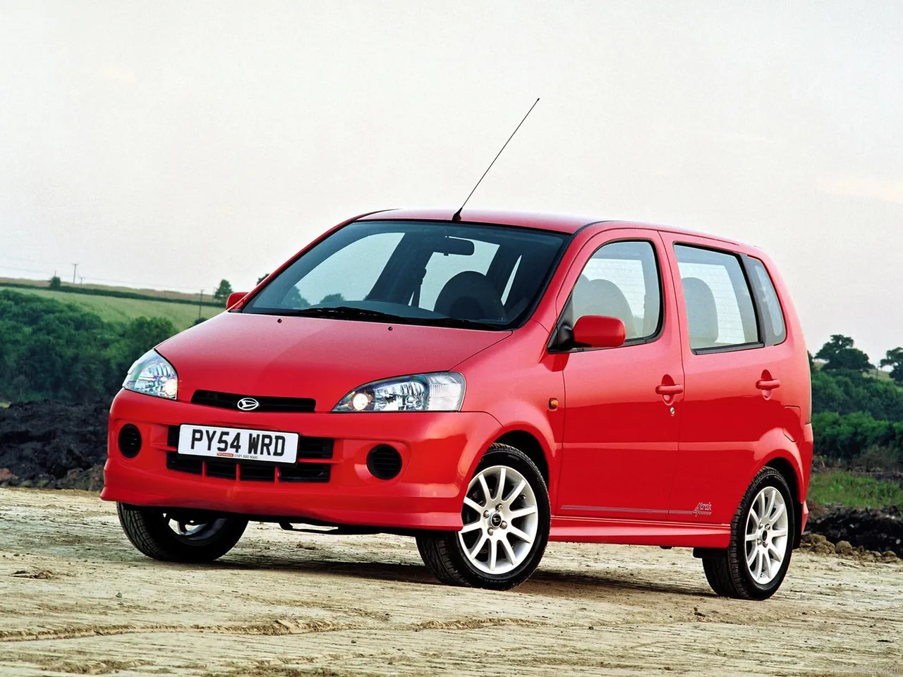 Daihatsu YRV (2004)