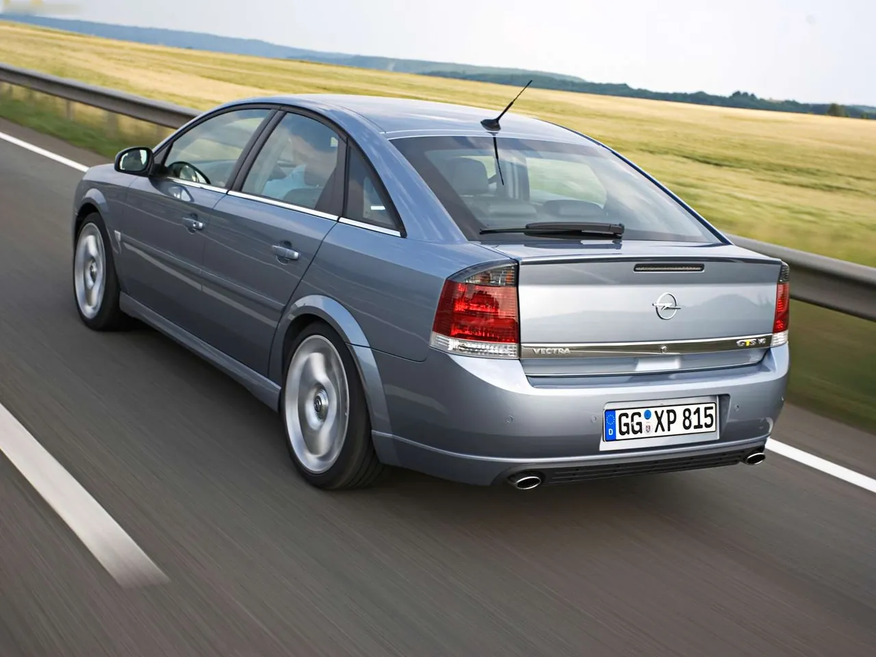 Opel Vectra GTS (2006) - Rear Three-Quarter