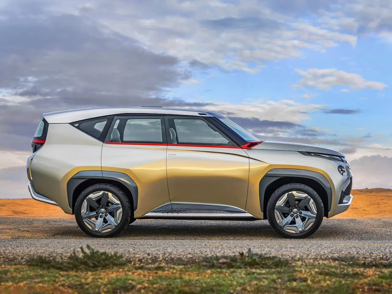 Mitsubishi GC-PHEV Concept (2015) – boční profil