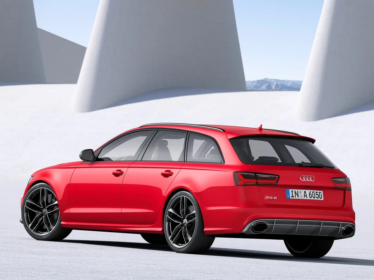 Audi RS6 Avant (2015) – zadní tříčtvrteční pohled