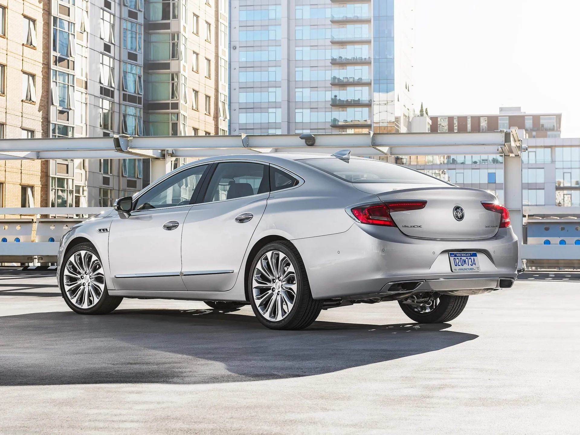 Buick LaCrosse (2017) – zadní tříčtvrteční pohled