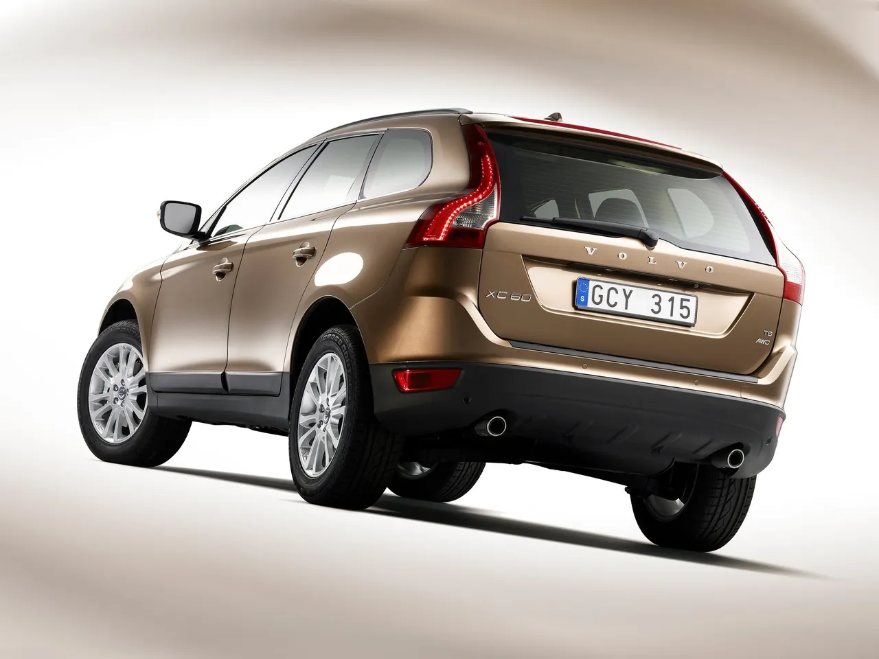 Volvo XC60 (2009) – zadní tříčtvrteční pohled