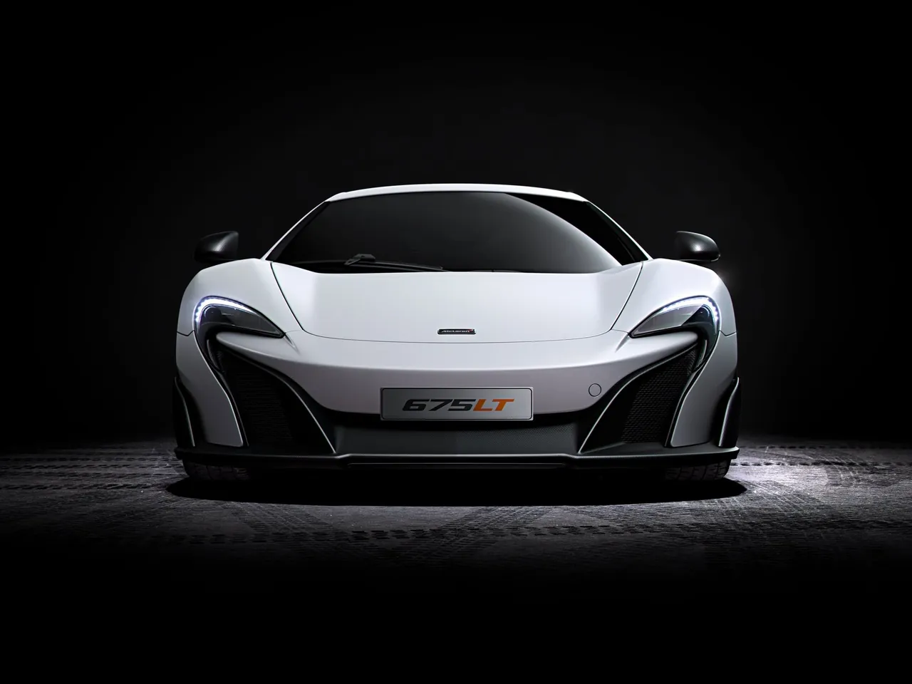 McLaren 675LT (2016) – zepředu