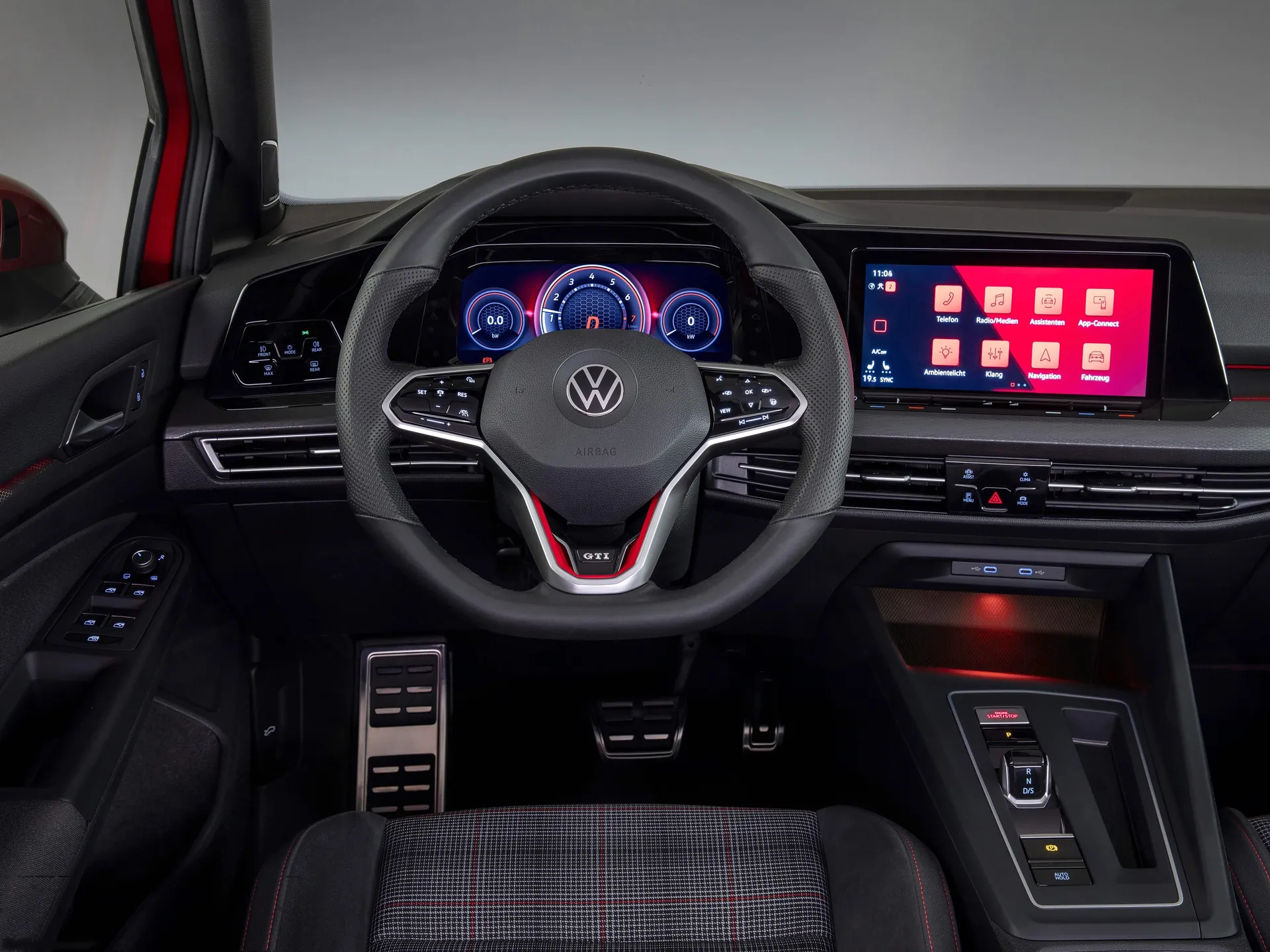 Volkswagen Golf GTI (2021) - Interior