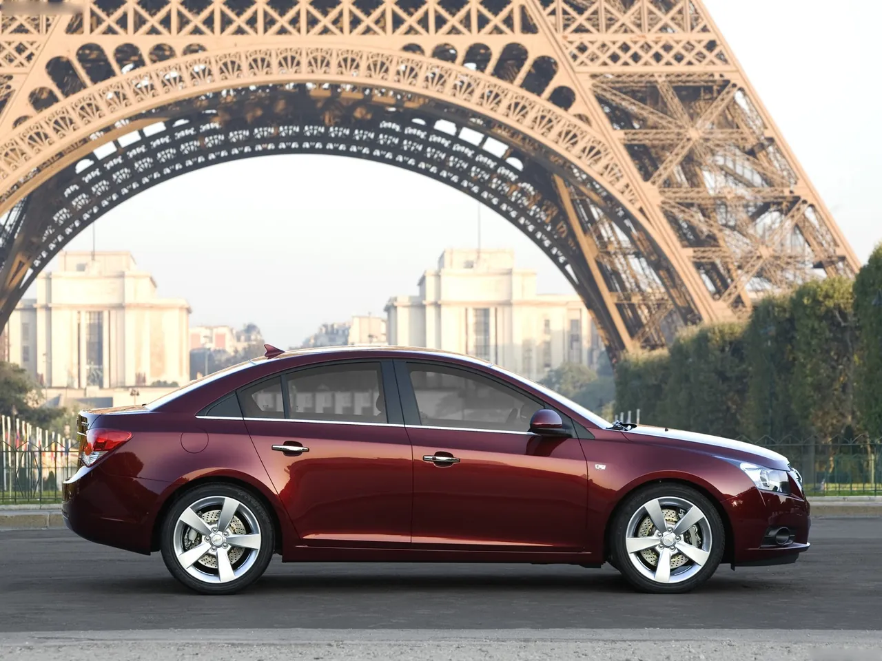 Chevrolet Cruze (2009) – boční profil