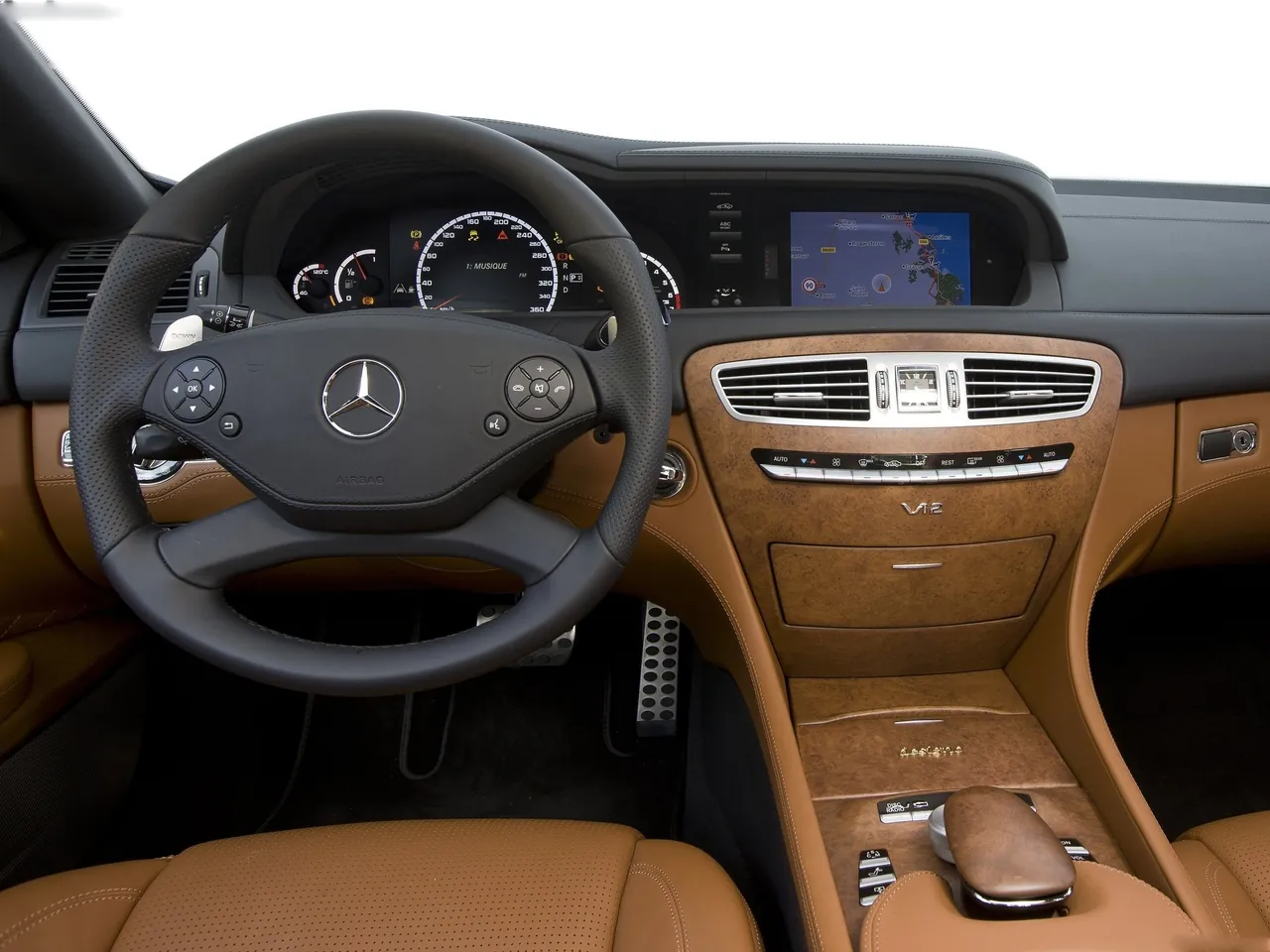 Mercedes-Benz CL65 AMG (2011) - Interior