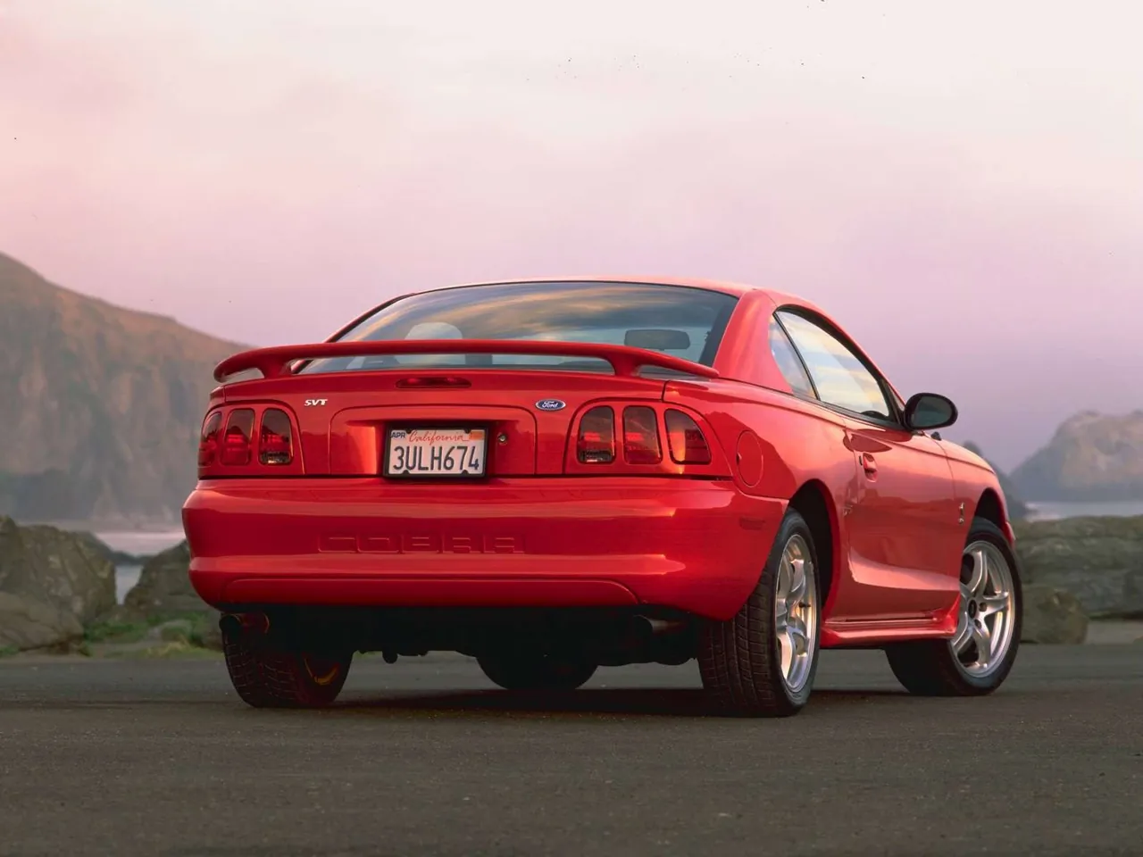 Ford Mustang Cobra (1998) – zadní tříčtvrteční pohled
