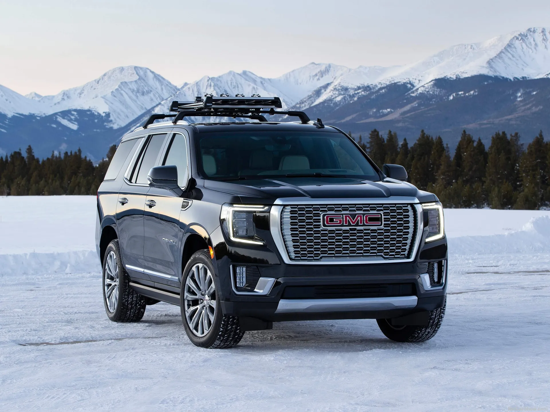 GMC Yukon Denali (2021)