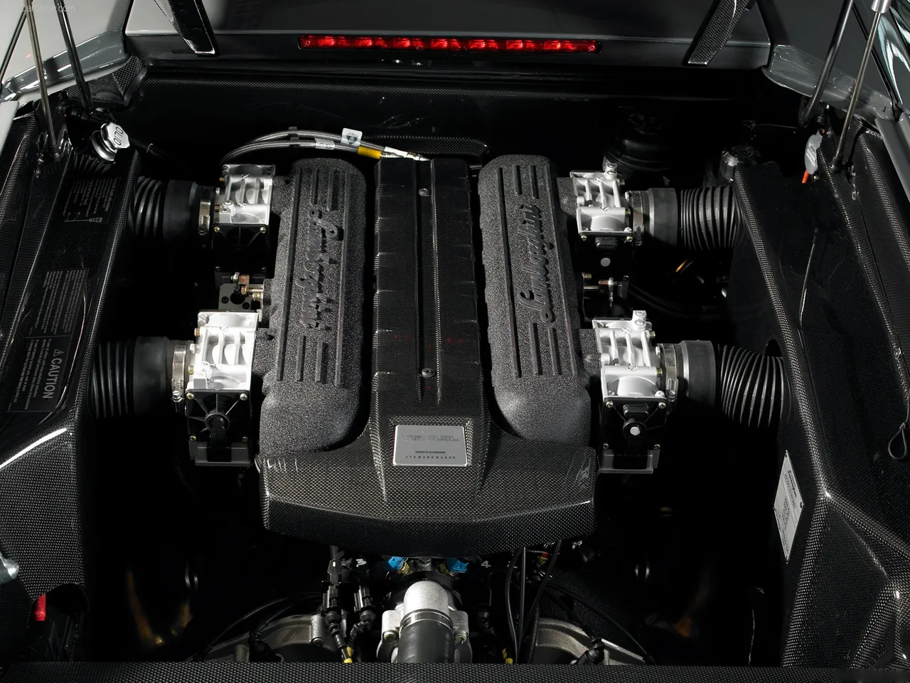 Edo Lamborghini Murcielago LP640 (2007) – motorový prostor