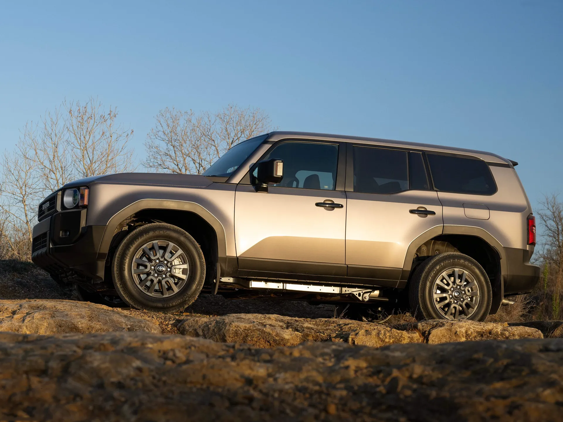 Toyota Land Cruiser 1958 (2024) – boční profil