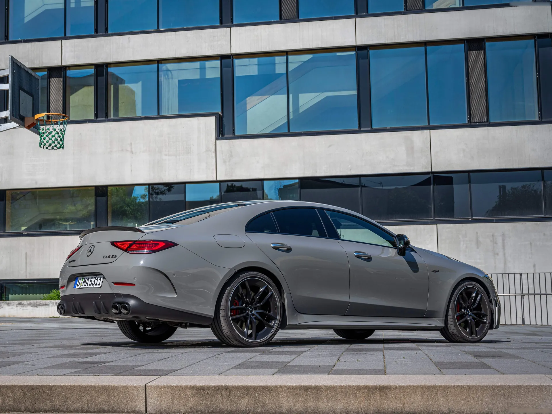 Mercedes-Benz CLS53 AMG (2022) – zadní tříčtvrteční pohled
