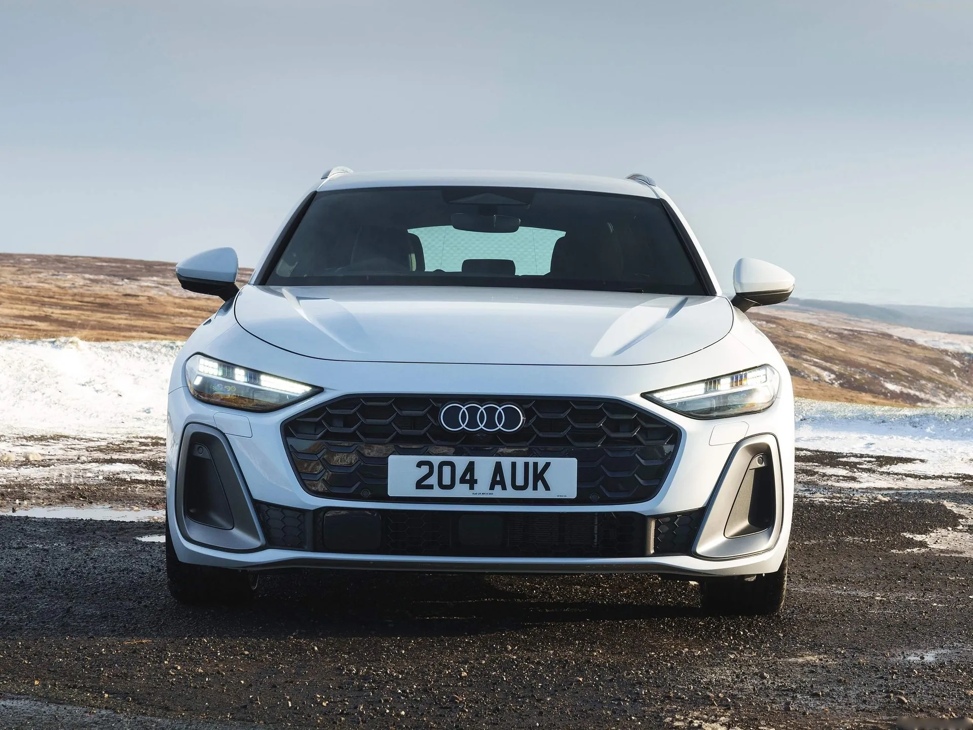 Audi A5 Avant [UK] (2025) – zepředu