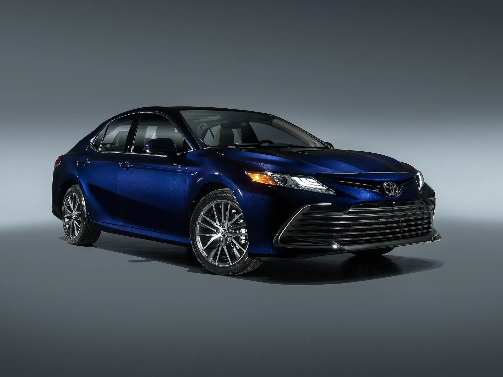 Toyota Camry (2021)