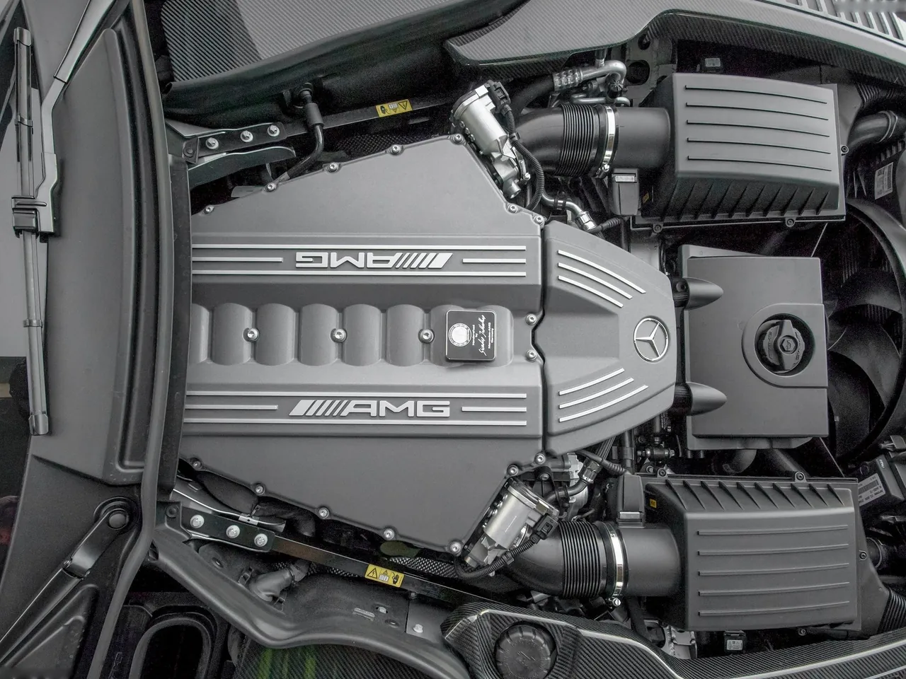 Mercedes-Benz SLS AMG Black Series (2014) - Engine