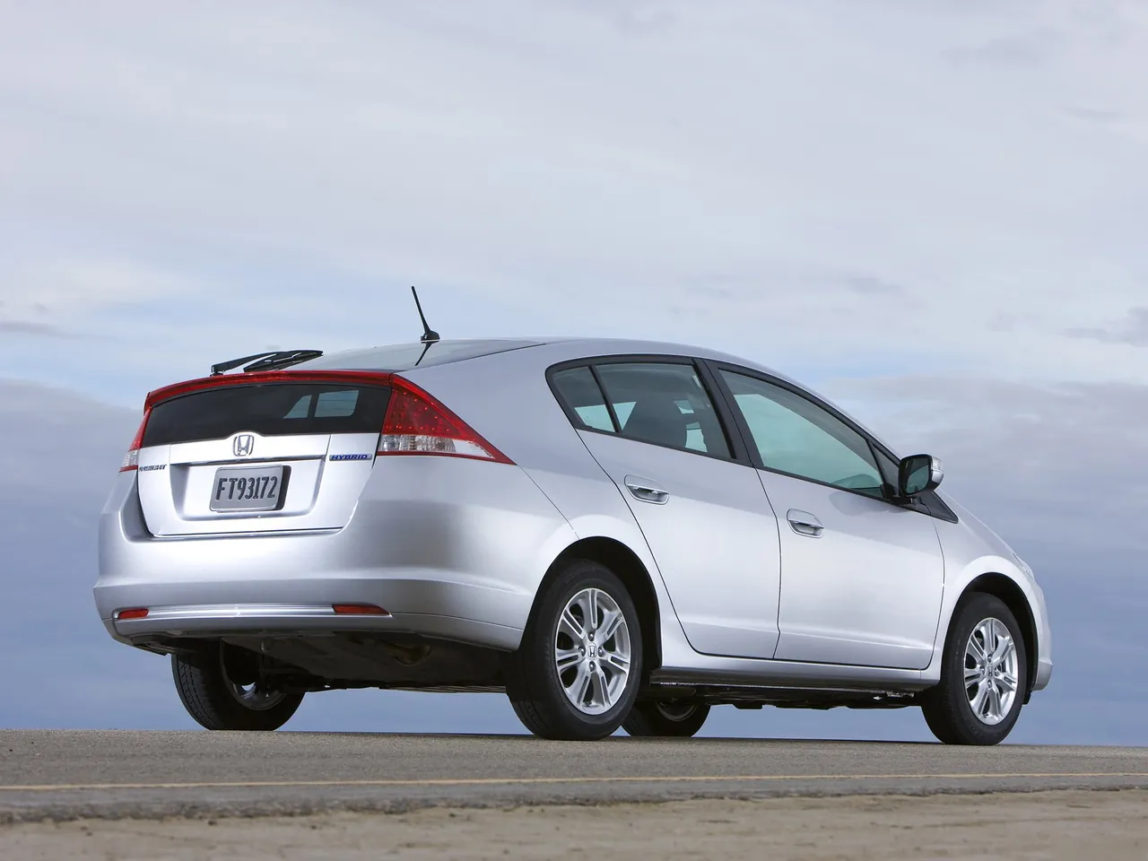 Honda Insight (2010) – zadní tříčtvrteční pohled