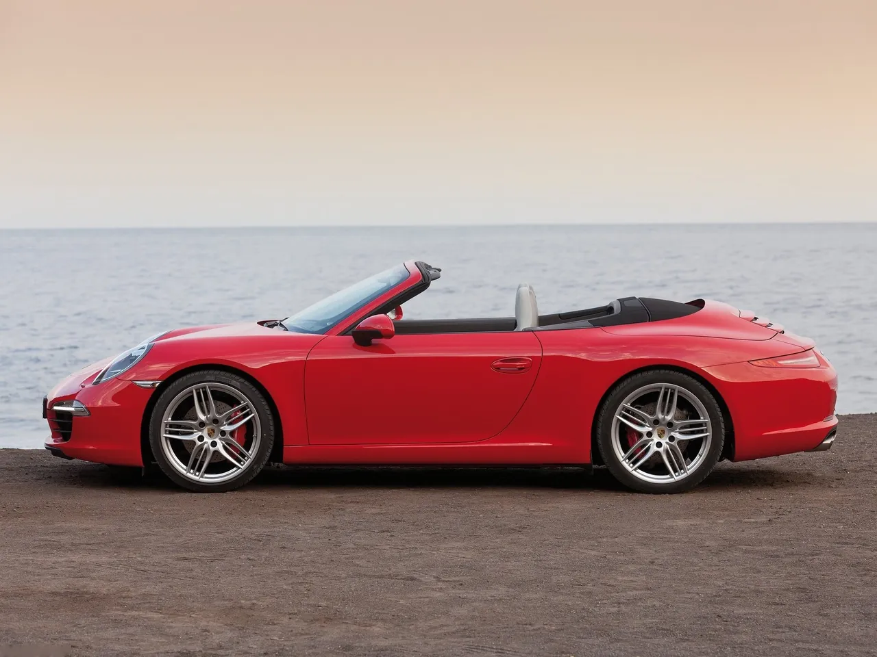 Porsche 911 Carrera S Cabriolet (2013) – boční profil