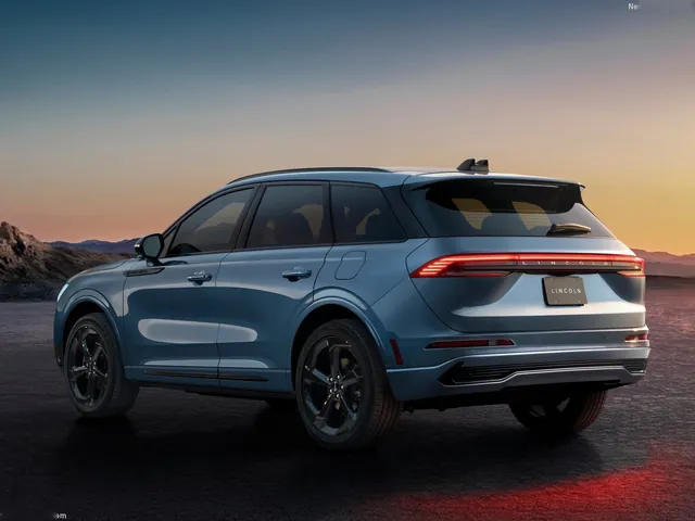 Lincoln Corsair Hybrid (2027)