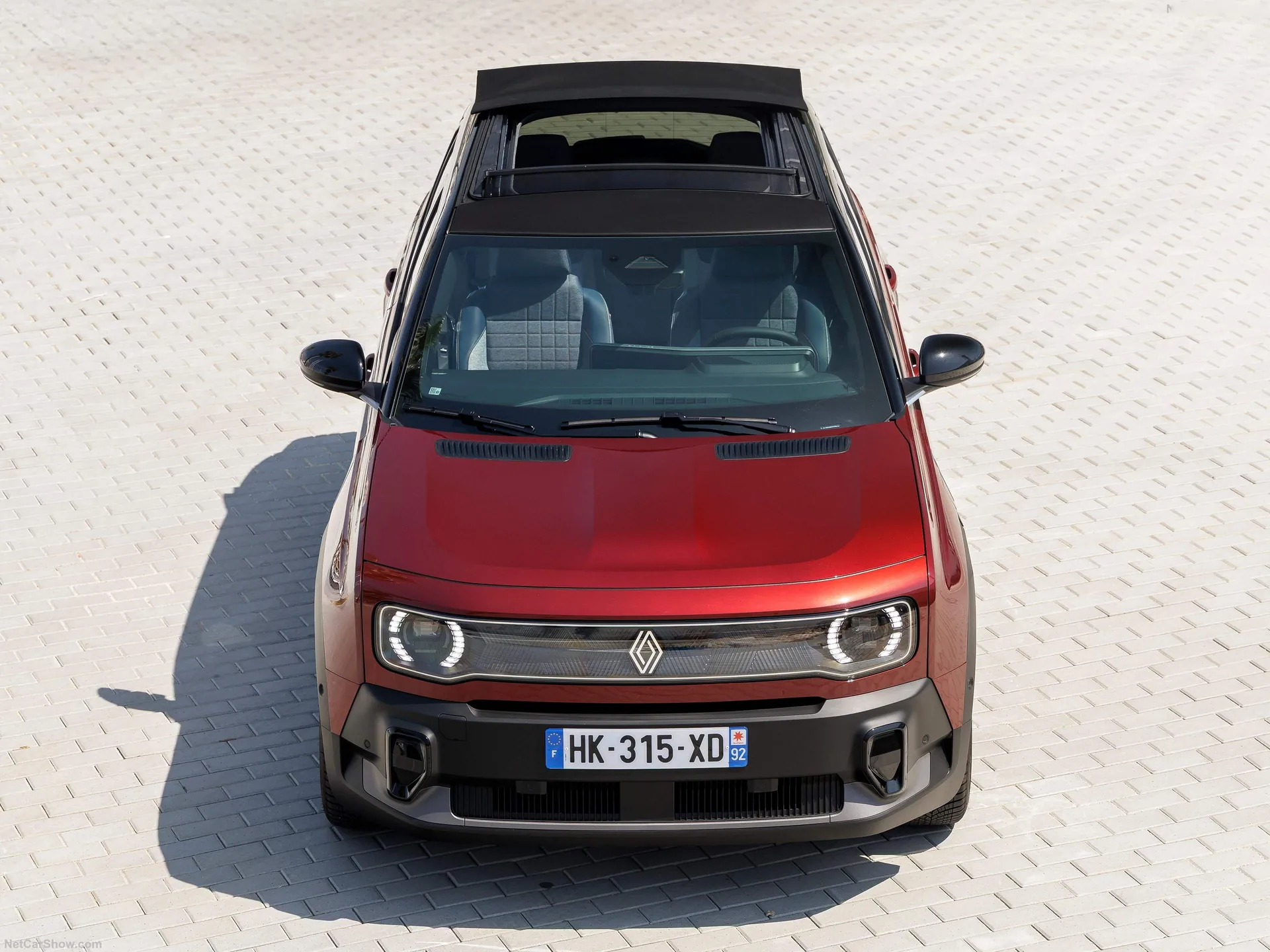 Renault 4 E-Tech Plein Sud (2026) – zepředu