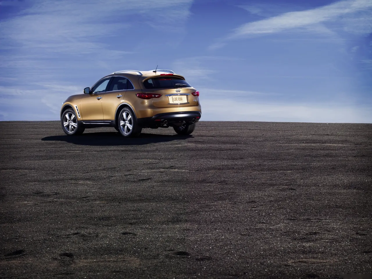 Infiniti FX35 (2009) – zadní tříčtvrteční pohled