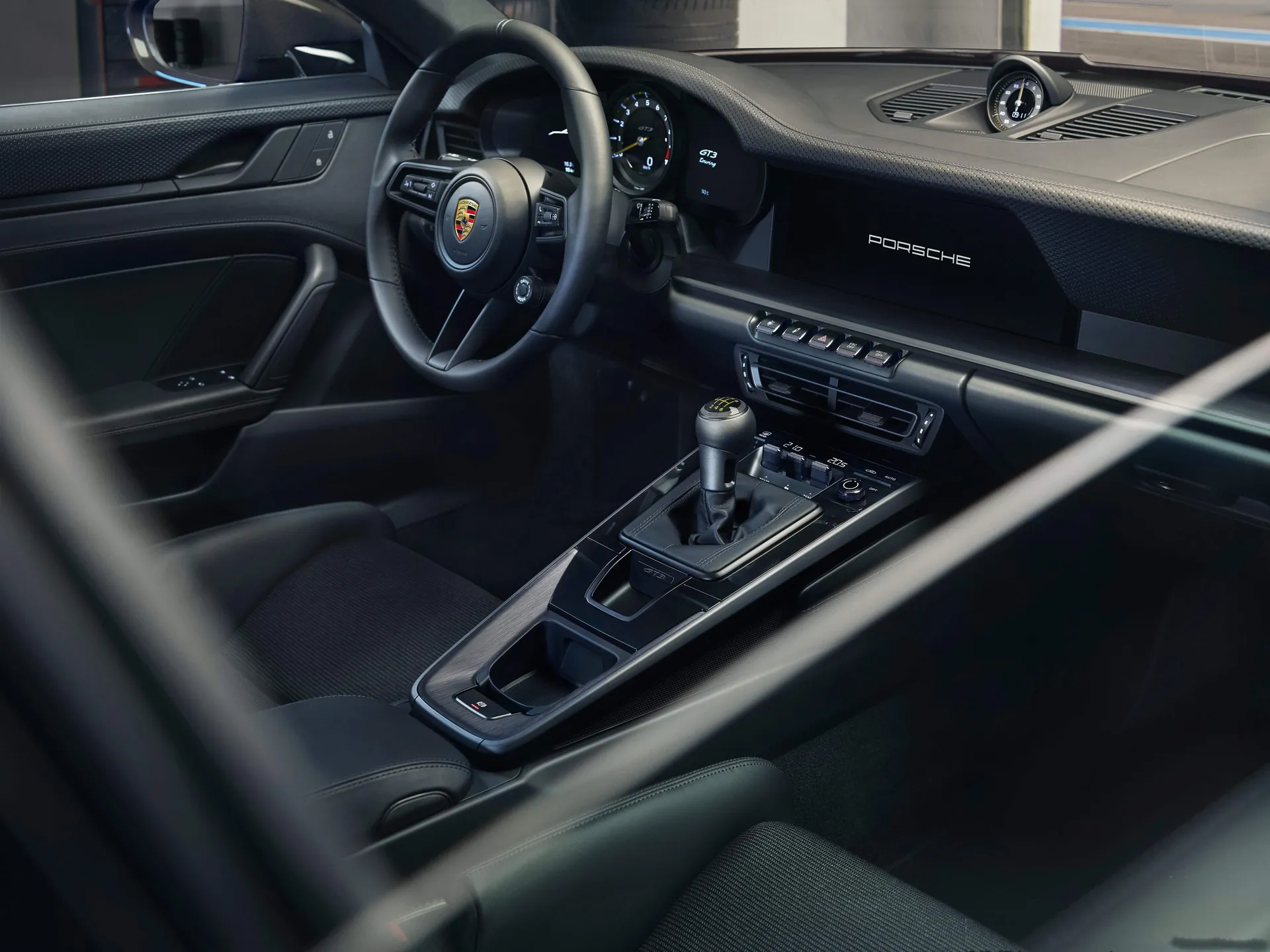 Porsche 911 GT3 Touring (2022) – interiér