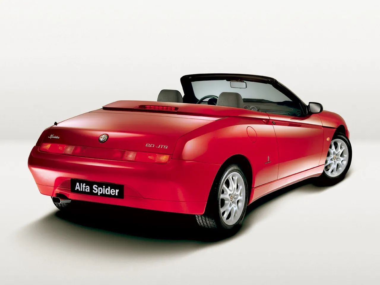 Alfa Romeo Spider (2003) – zadní tříčtvrteční pohled