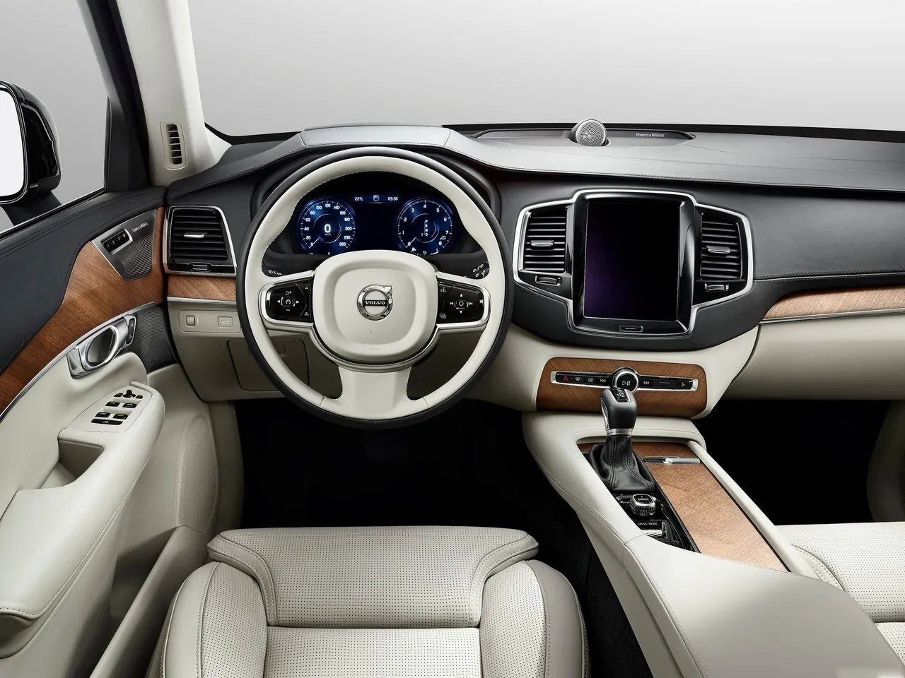 Volvo XC90 (2015) – interiér