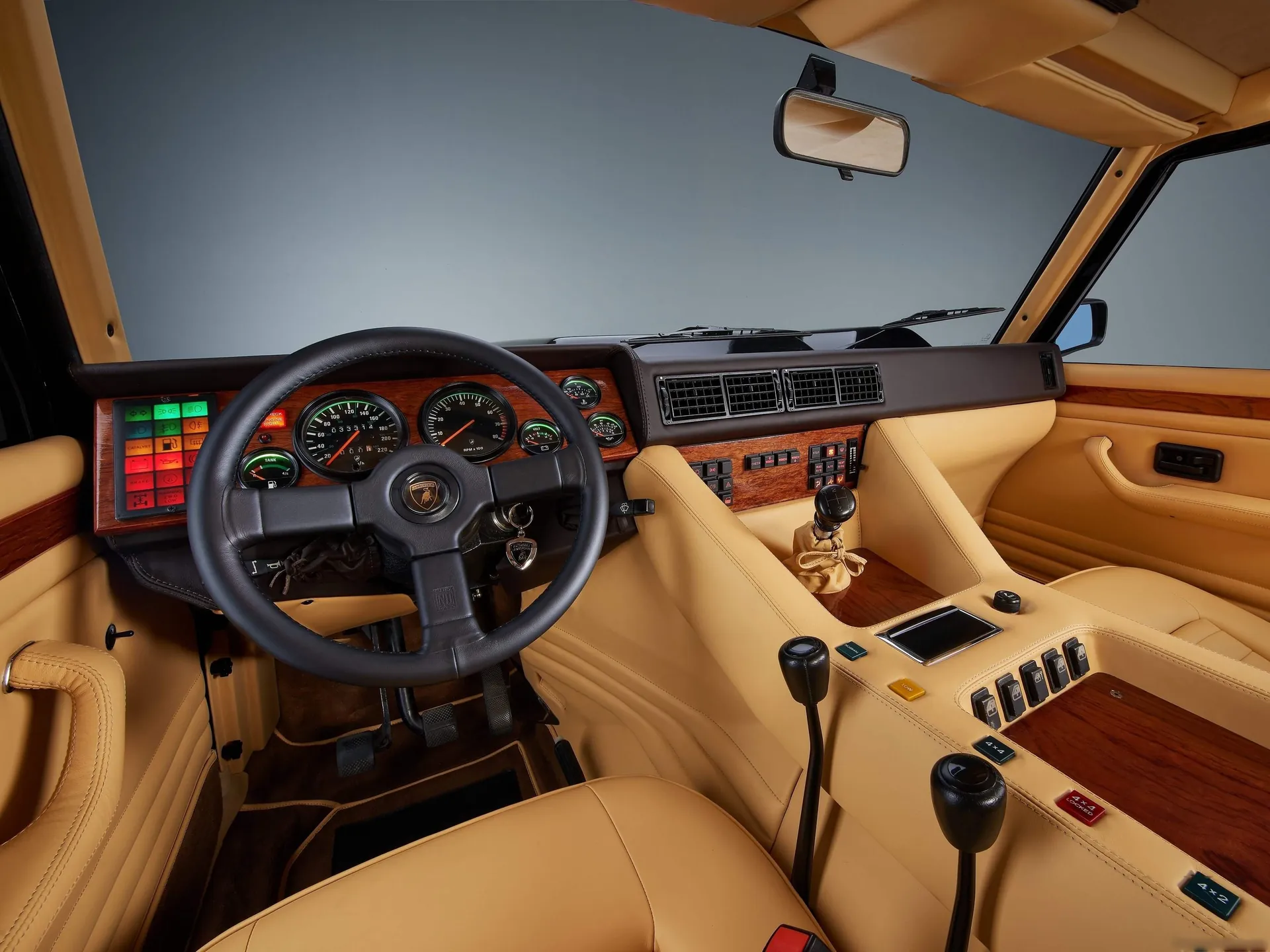 Lamborghini LM (1986) – interiér