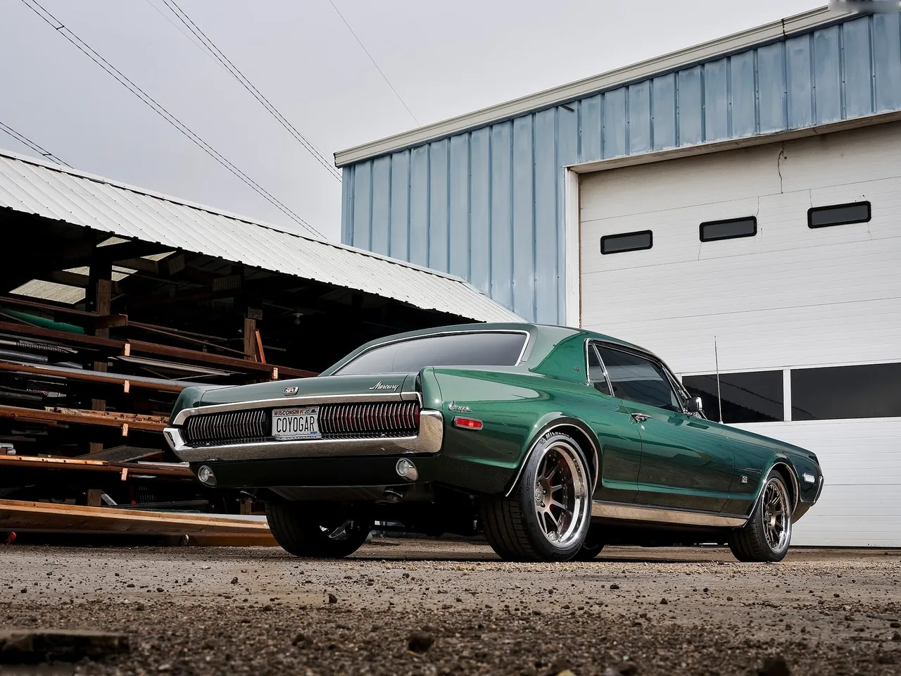 Mercury Cougar by Ringbrothers (1968) – zadní tříčtvrteční pohled