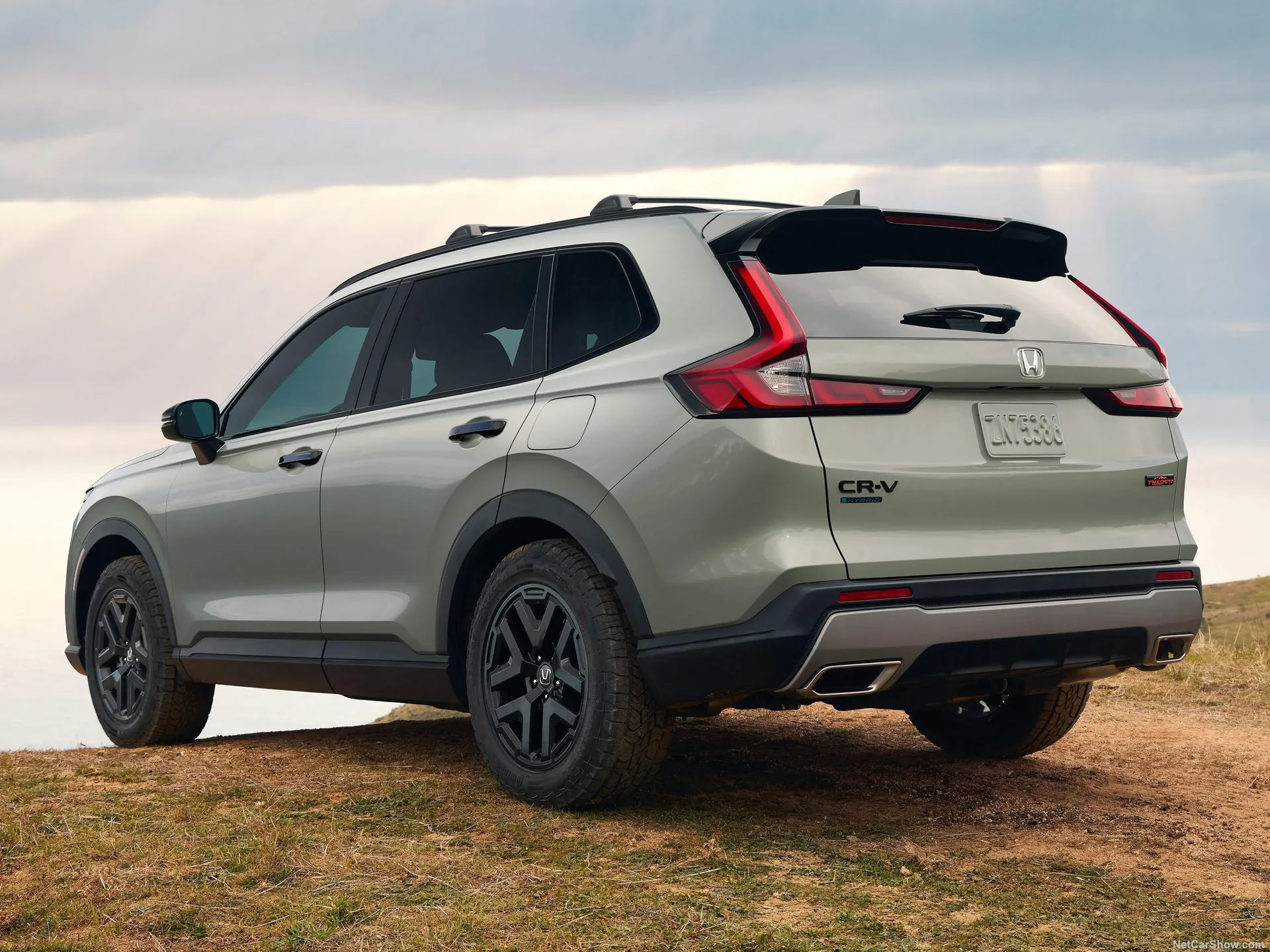 Honda CR-V TrailSport (2026) – zadní tříčtvrteční pohled