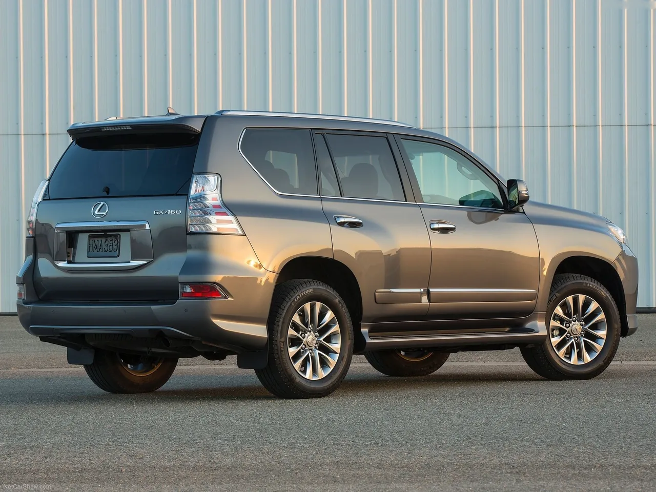 Lexus GX 460 (2014) – zadní tříčtvrteční pohled