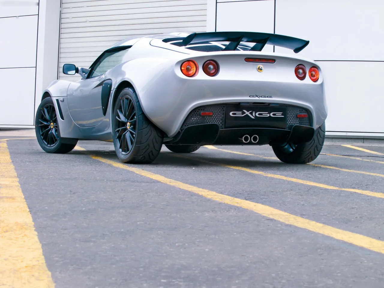 Lotus Exige (2005) – zadní tříčtvrteční pohled