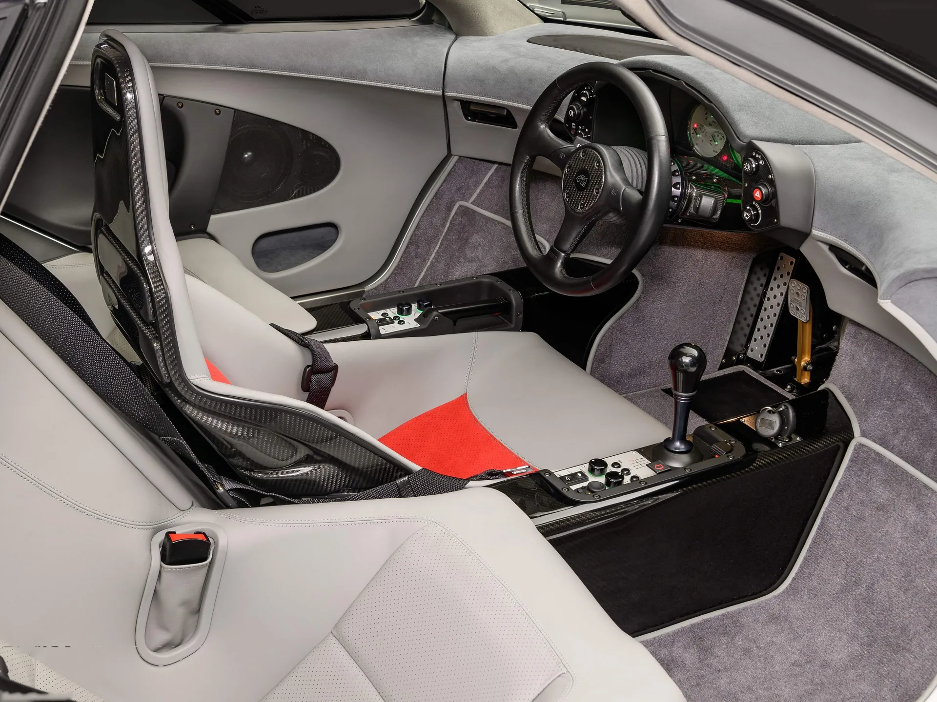 McLaren F1 (1993) – interiér