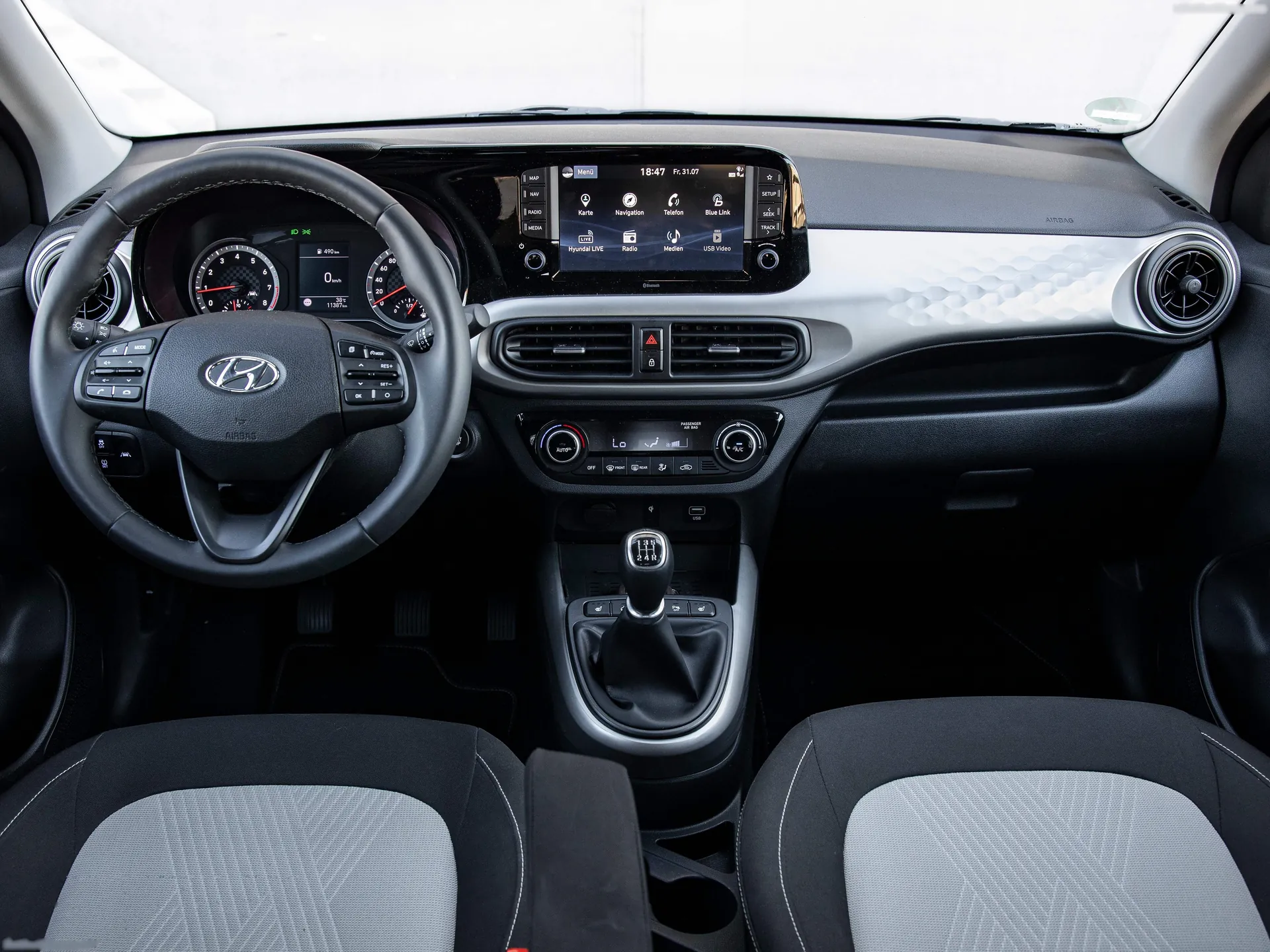 Hyundai i10 (2020) - Interior