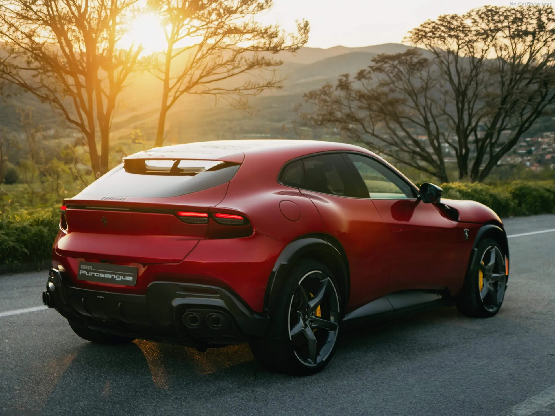 Ferrari Purosangue Handling Speciale (2027) – zadní tříčtvrteční pohled