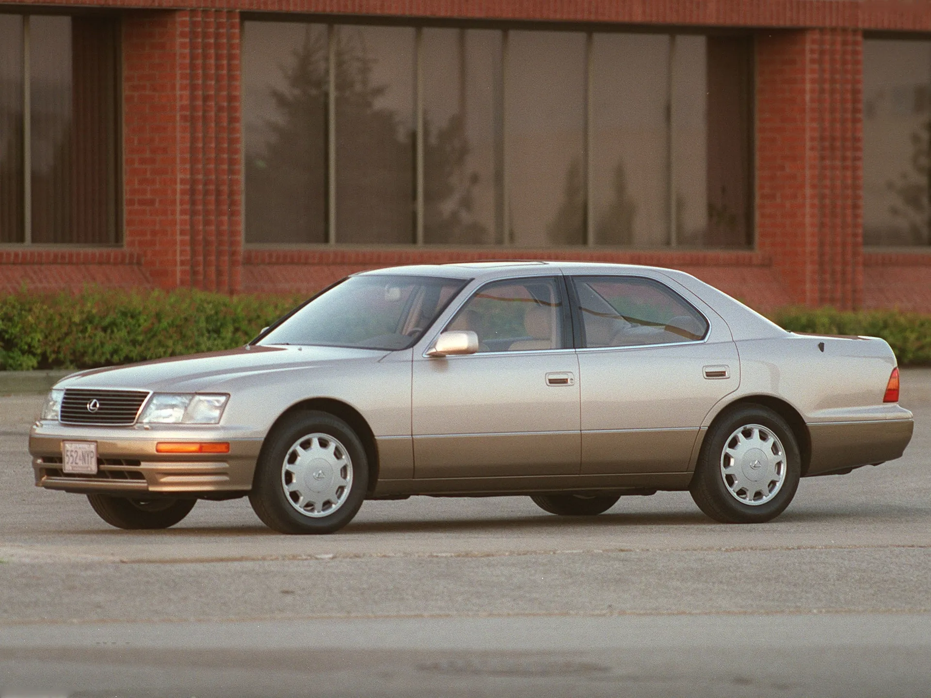 Lexus LS (1995)