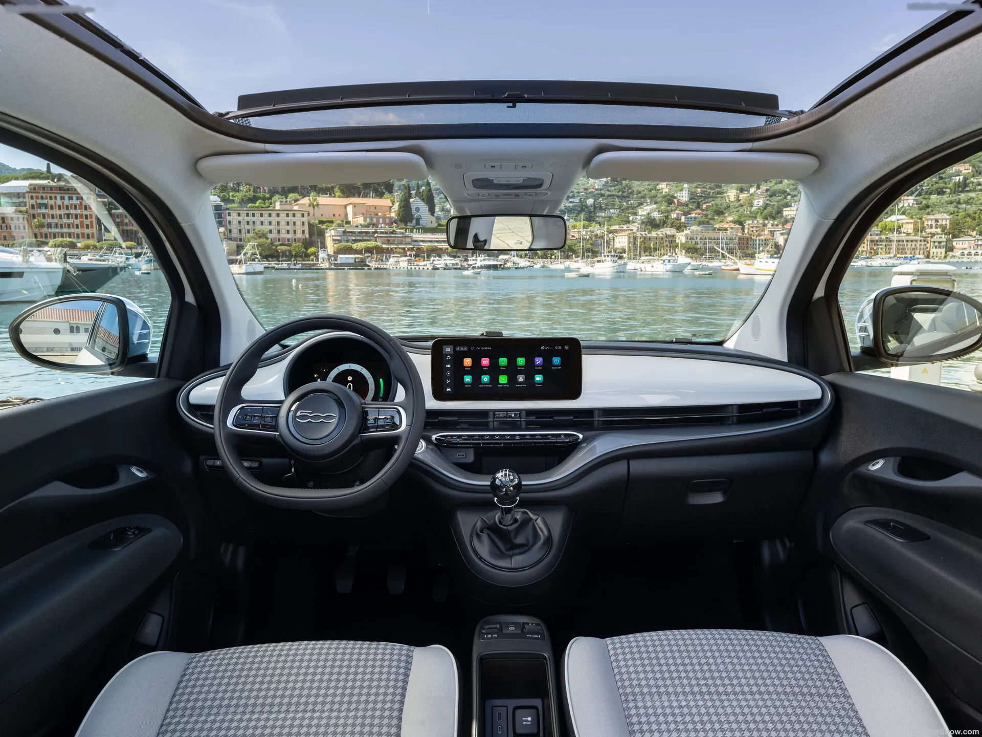 Fiat 500 Dolcevita (2026) – interiér