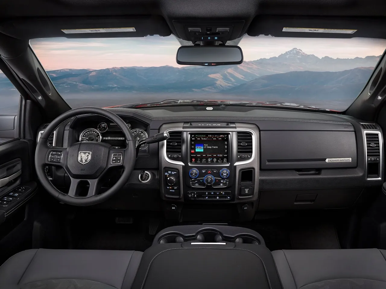 Ram Power Wagon (2017) – interiér