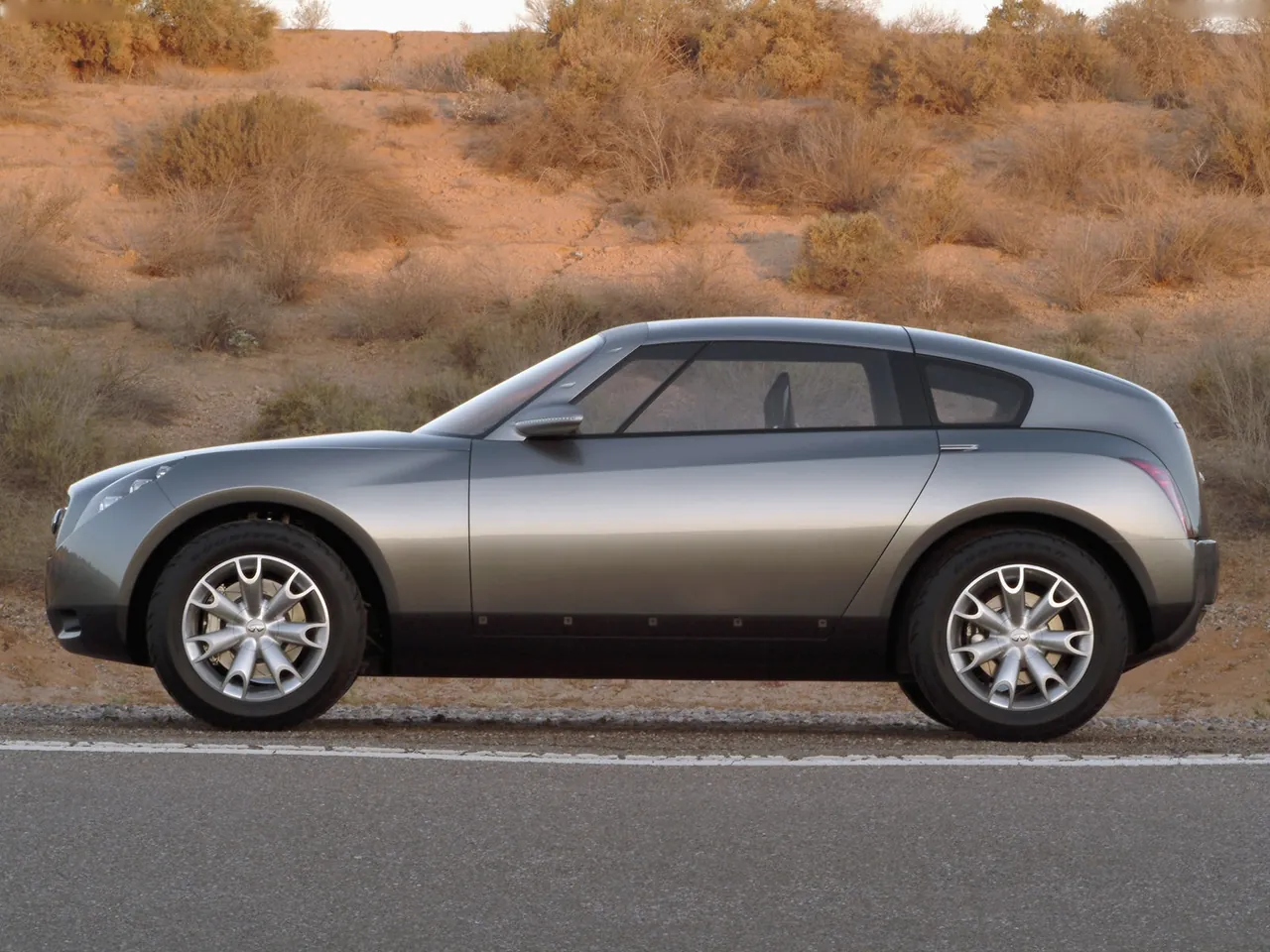 Infiniti Triant Concept (2003) – boční profil
