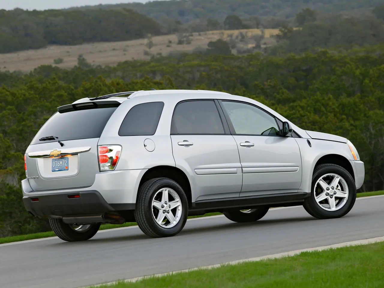 Chevrolet Equinox (2005) – zadní tříčtvrteční pohled