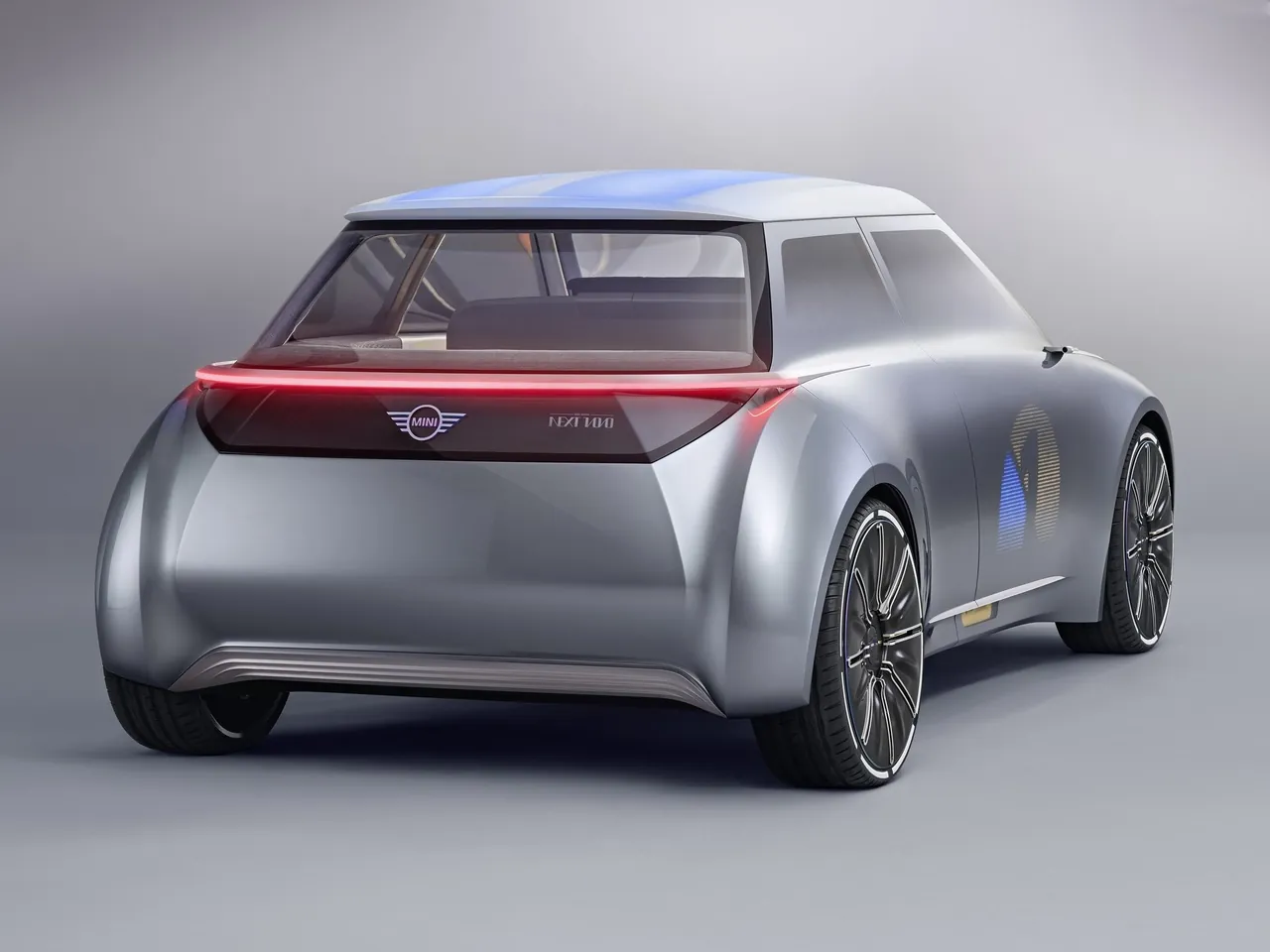 Mini Vision Next 100 Concept (2016) – zadní tříčtvrteční pohled