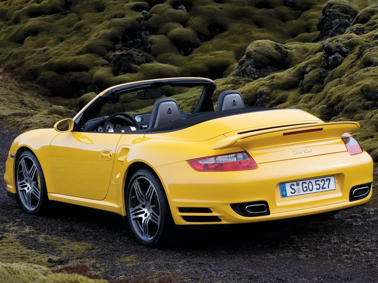 Porsche 911 Turbo Cabriolet (2008) – zadní tříčtvrteční pohled
