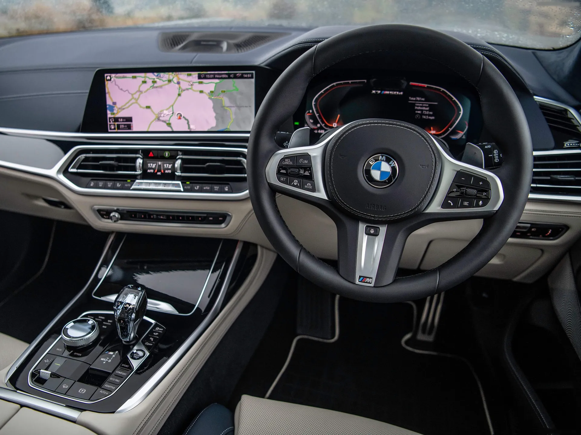 BMW X7 [UK] (2019) – interiér