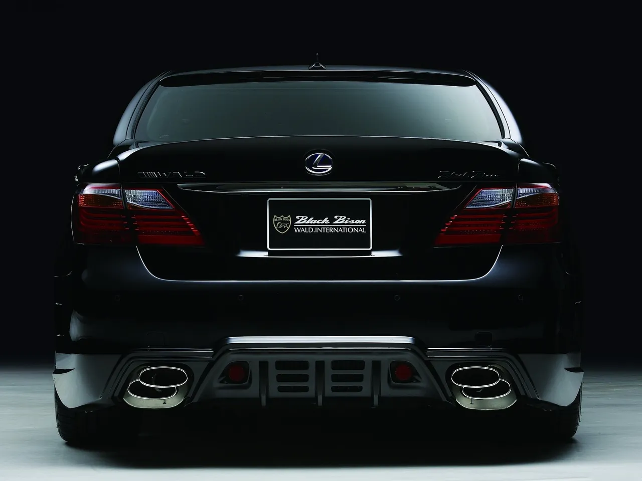 Wald Lexus LS600h Black Bison (2010) – zezadu