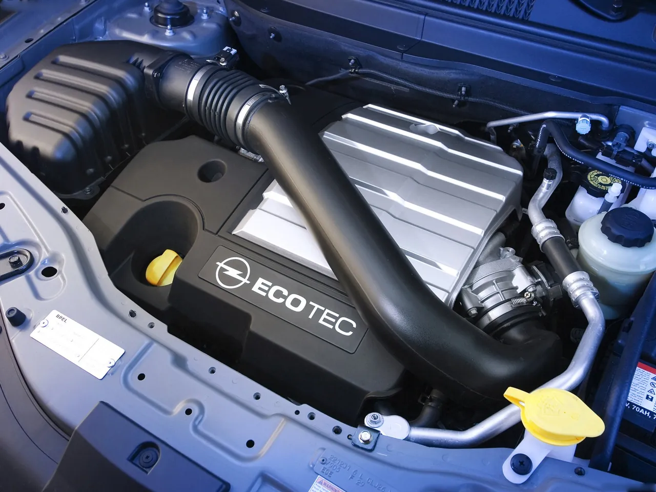 Opel Antara (2007) – motorový prostor