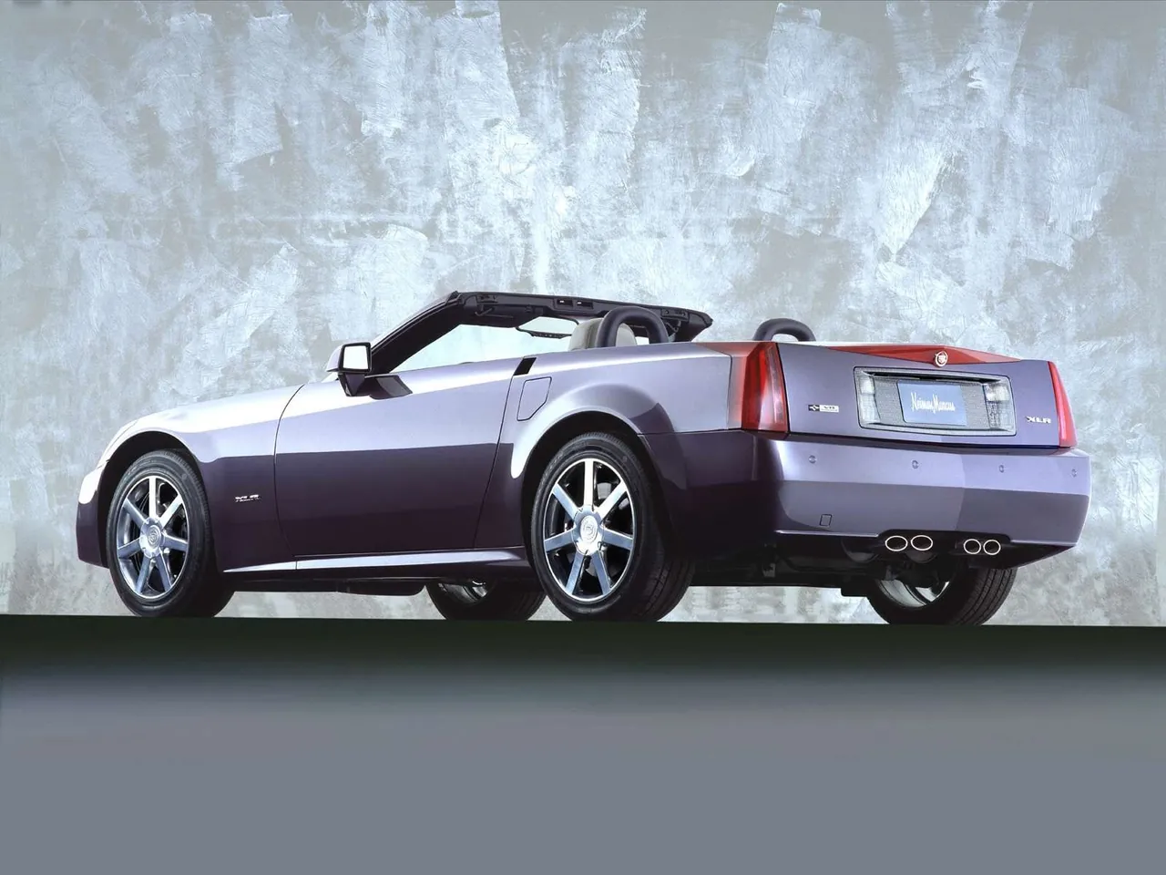 Cadillac XLR (2004) – zadní tříčtvrteční pohled