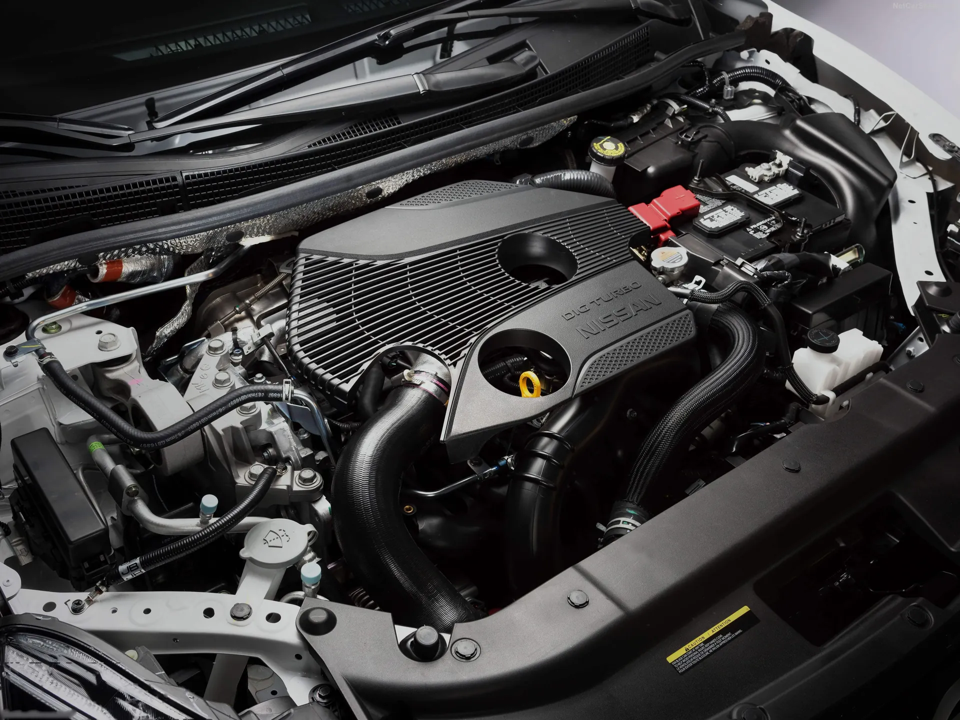Nissan Sentra Nismo (2017) – motorový prostor