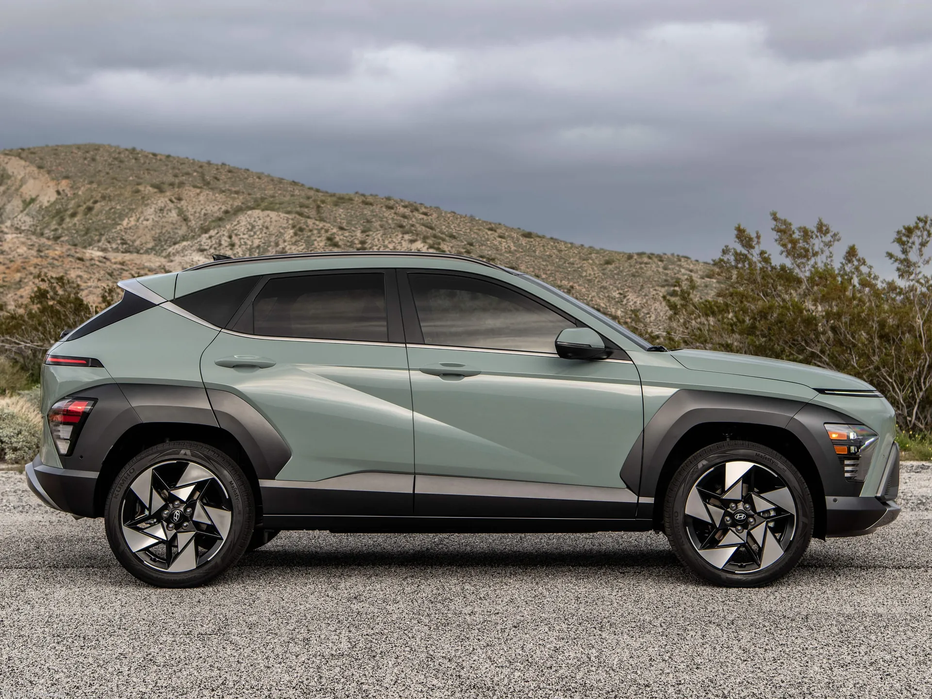 Hyundai Kona [US] (2024) – boční profil